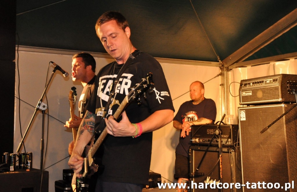 trapped_under_ice_15_20120809_1208337934