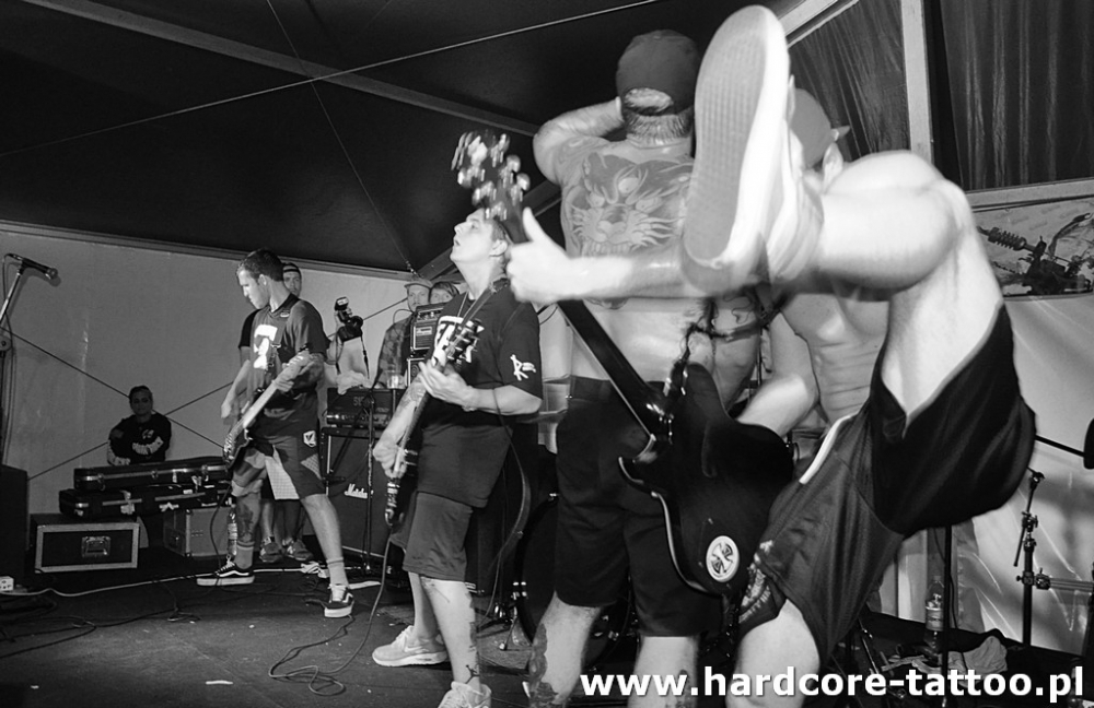 trapped_under_ice_26_20120809_1591567724