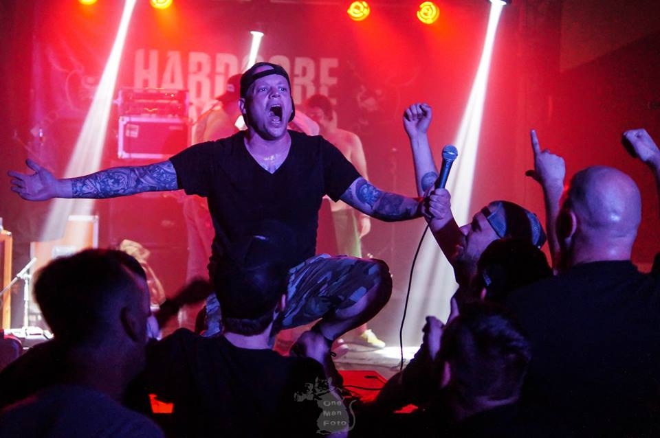 33690362_1788137347891636_1210501541279039488_n